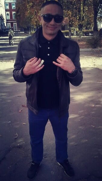  ,   J o n i, 37 ,   
