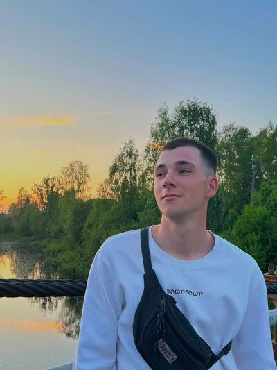  ,   Anton, 22 ,  