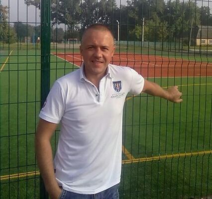  ,   Valentin, 44 ,   ,   , c 