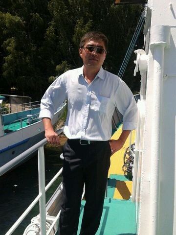  ,   Ruslan, 40 ,   ,   , c 