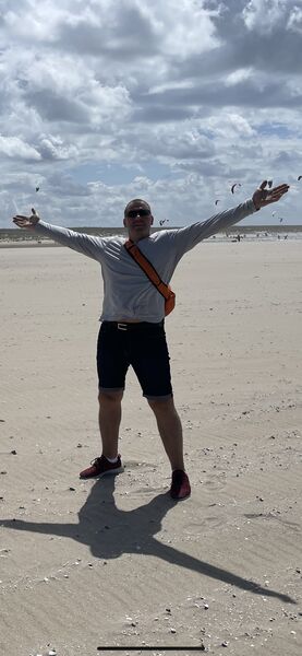  ,   Ernestas, 46 ,   , c , 