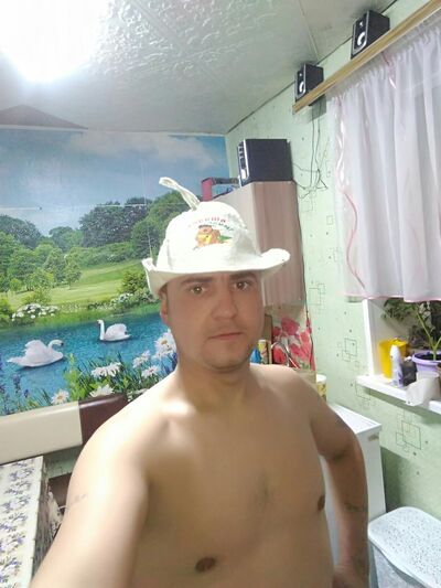 ,   Anton, 39 ,   