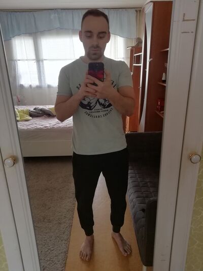  -,   Michail, 32 ,   ,   , c , 