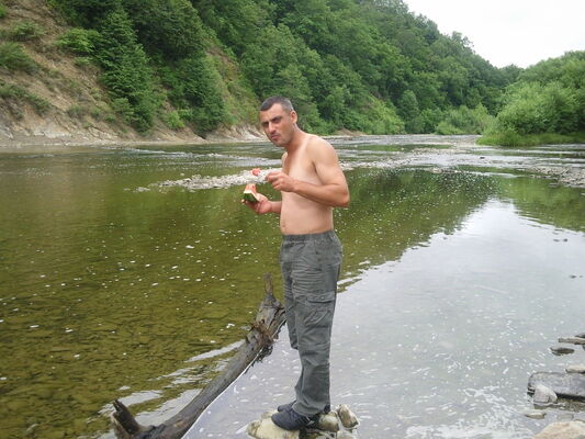  ,   Hrach, 46 ,     , c 