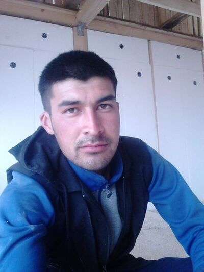  ,   Jamshidbek, 32 ,     