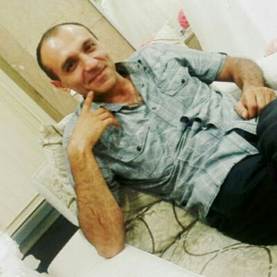  ,   Robert, 44 ,   
