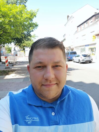  Kavarna,   Mitko, 33 ,   ,   