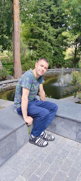  ,   Viktor, 33 ,   ,   
