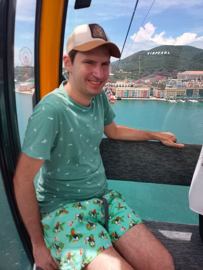  ,   Maxim, 34 ,   ,   , c , 