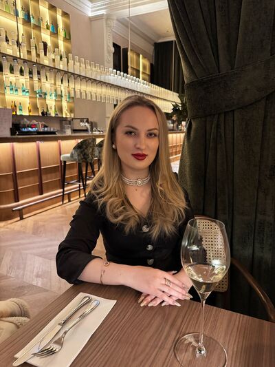  ,   Kamilla, 23 ,   ,   