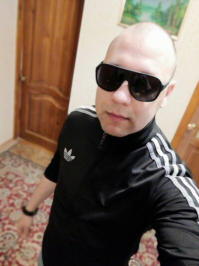  ,   Alex, 36 ,   