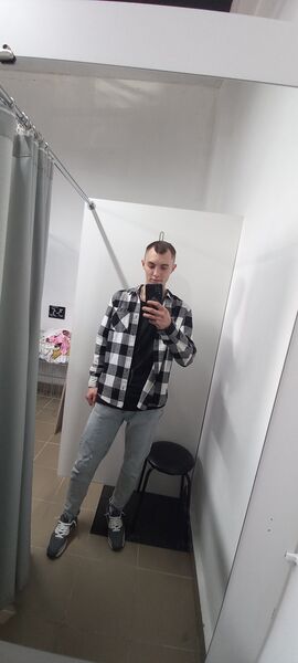  ,   Vladislav, 24 ,  