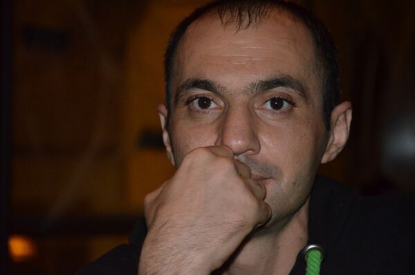  ,   Zoko, 44 ,   c 