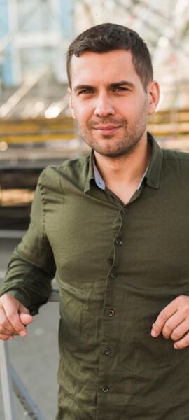  ,   Alex, 41 ,   ,   