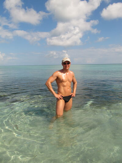  ,   Alex, 43 ,   ,   
