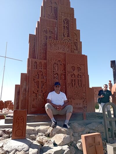  ,   Simon, 48 ,   ,   