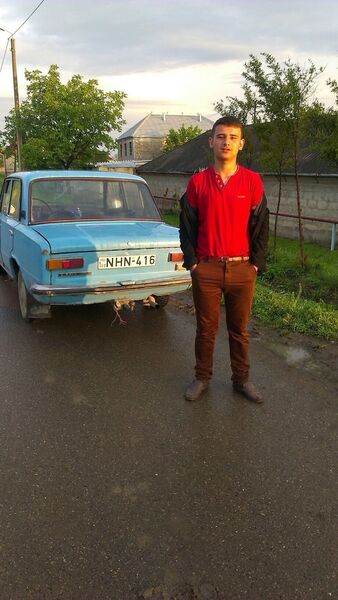  ,   Emil, 28 ,   