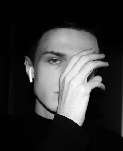  ,   Alex, 25 ,   