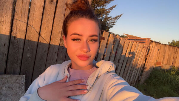  ,   Nina, 23 ,   ,   