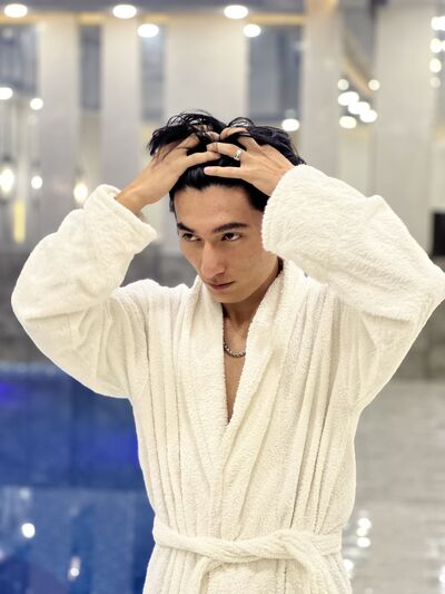  ,   Oybek, 24 ,   ,   , c , 