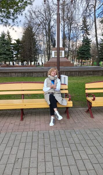  ,   Lara, 64 ,   ,   