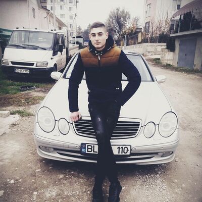  ,   Andrei, 25 ,   ,   , c 