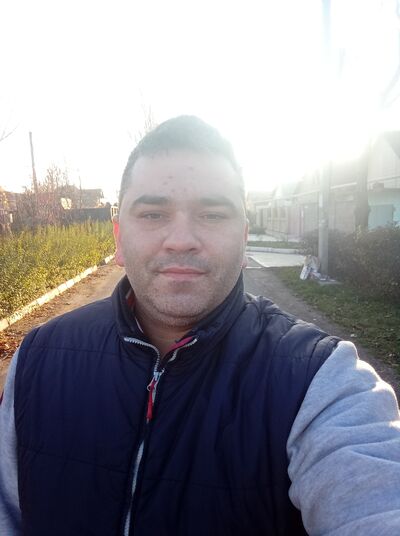  ,   Maxim, 37 ,   ,   , c 