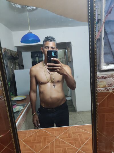  ,   Rafael, 40 ,  