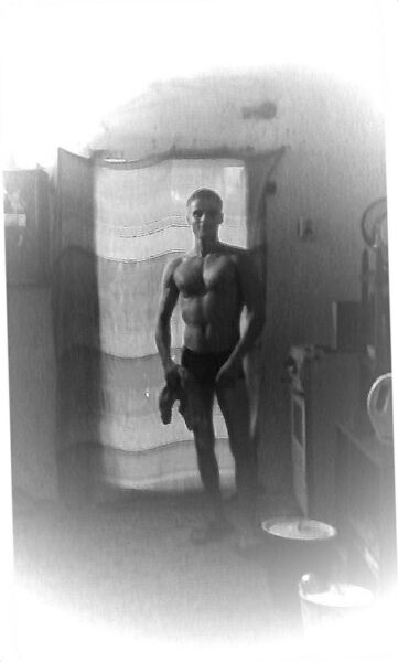  ,   Vlad, 28 ,   