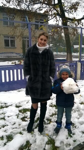  ,   Yuliya, 35 ,  