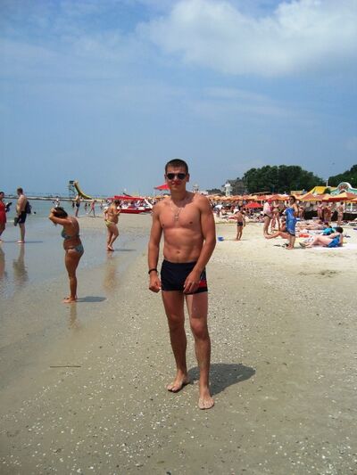  ,   Artem, 38 ,   