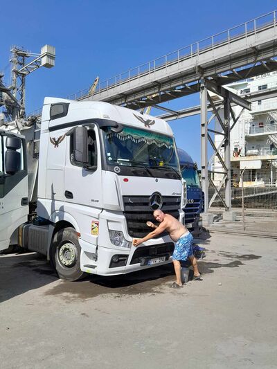  ,   Vitalie, 37 ,   ,   