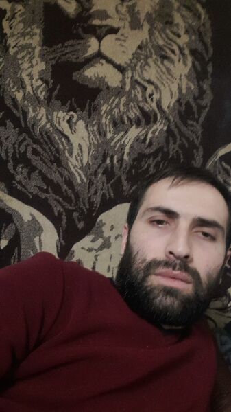  ,   Gnel, 29 ,     