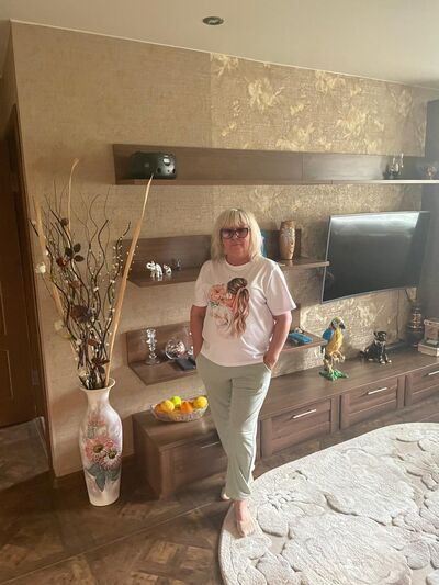  ,   Elena, 50 ,   c 