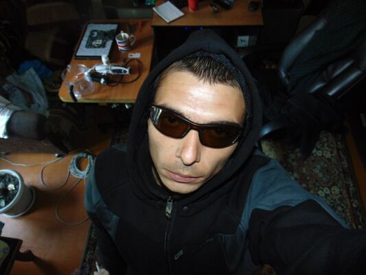  ,   Xandr, 40 ,   