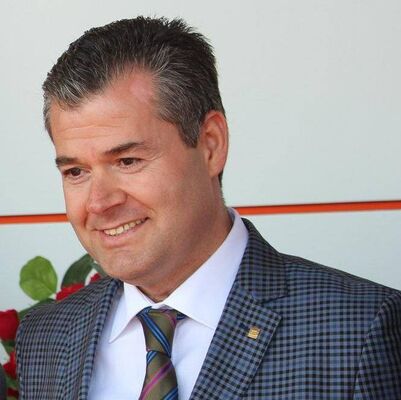  ,   Chris Ben, 60 ,   ,   , c 