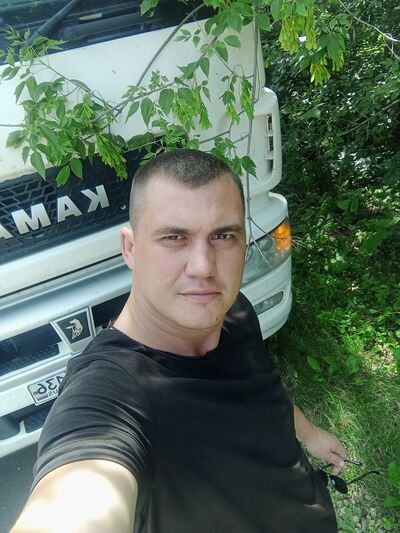  ,   Vladislav, 35 ,   ,   