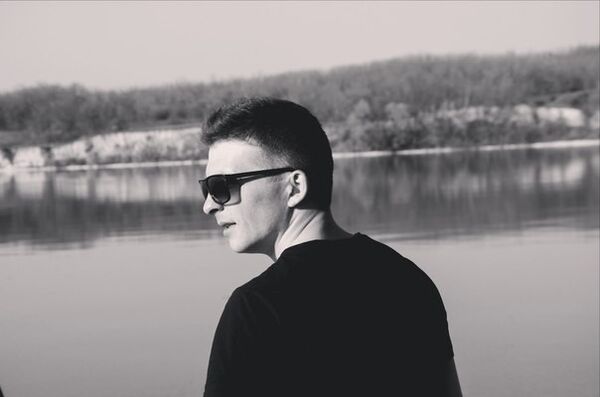  ,   Maks, 34 ,     , c 