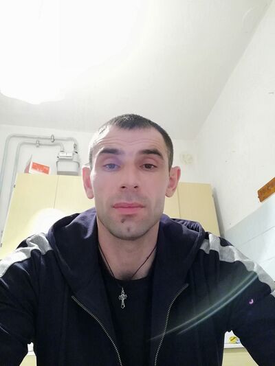  ,   Alex, 42 ,   