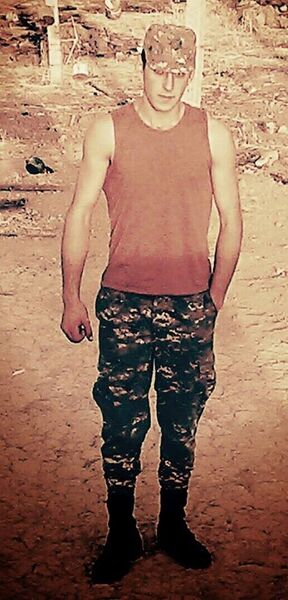  ,   Armen, 32 ,   