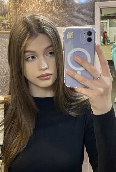  ,   Eva, 24 ,   ,   