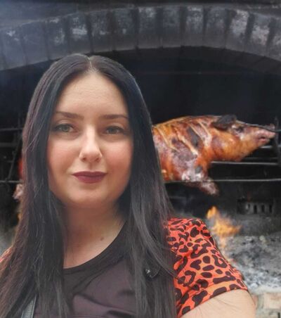  ,   Lili, 38 ,   ,   