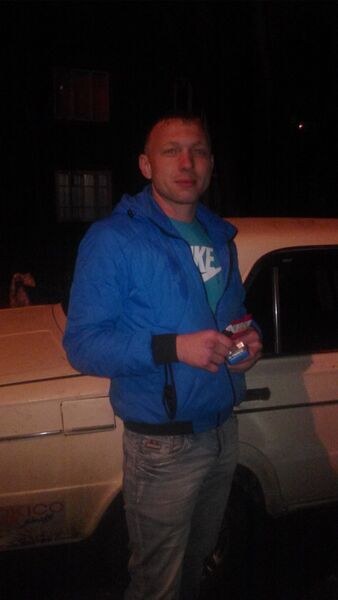  ,   Oleg, 33 ,   