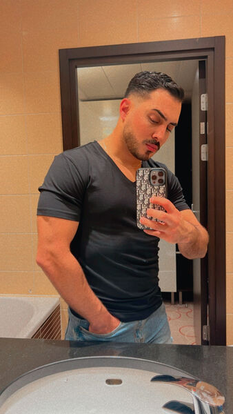  ,   Amir, 34 ,   ,   