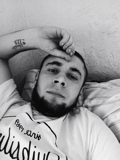  ,   Artur, 28 ,   ,   