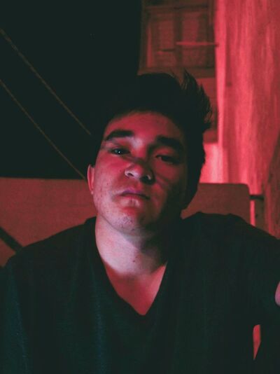  --,   , 22 ,   