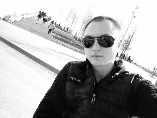  ,   Maxim, 32 ,   ,   