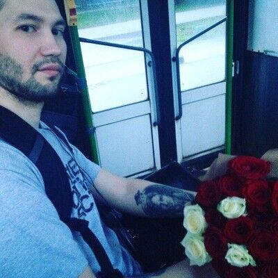  ,   Green, 32 ,   