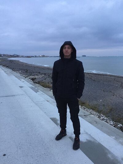  ,   Viktor, 27 ,   ,   , c 