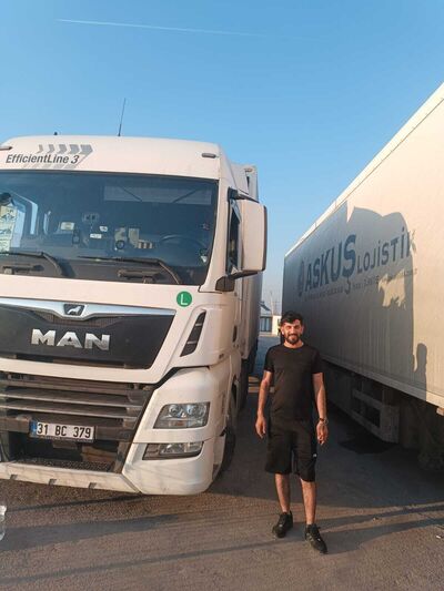  Utopia,   , 28 ,   ,   